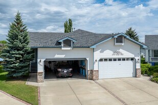 67 Rowell in Red Deer, AB - Building Photo