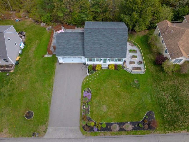 17 Parker Ridge Rd in Biddeford, ME - Building Photo - Building Photo