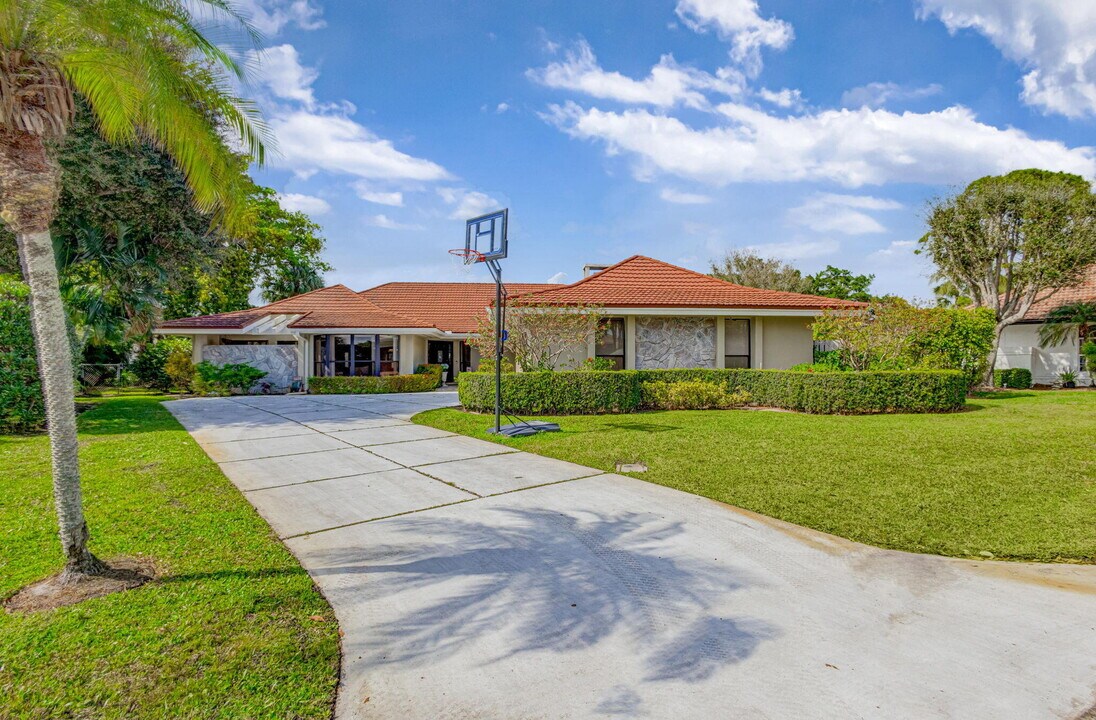 6 Graemoor Terrace in Palm Beach Gardens, FL - Building Photo