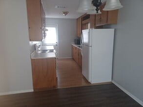 201 Ashmore St in Hinesville, GA - Building Photo - Building Photo