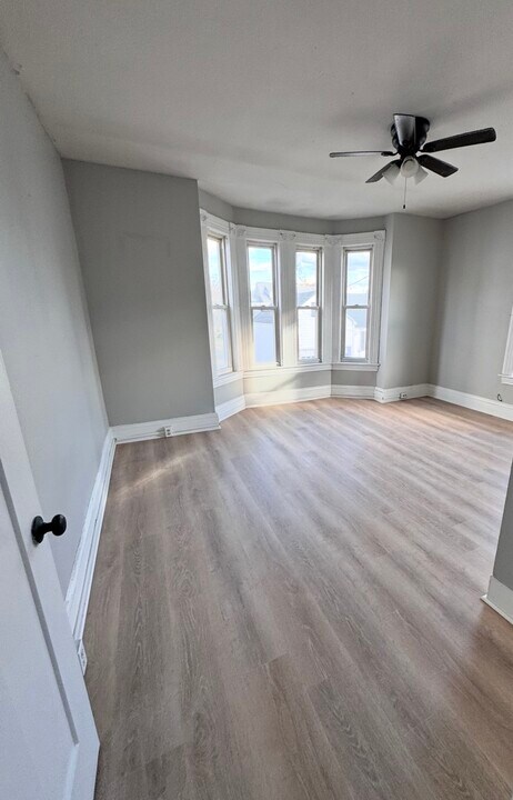 24 Dyson St, Unit Two in Manchester, NH - Building Photo