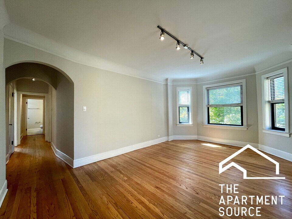 2329 N Rockwell St, Unit A3 in Chicago, IL - Building Photo