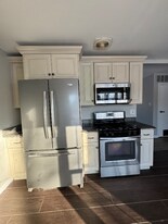 1490 Highland Blvd in Hoffman Estates, IL - Building Photo