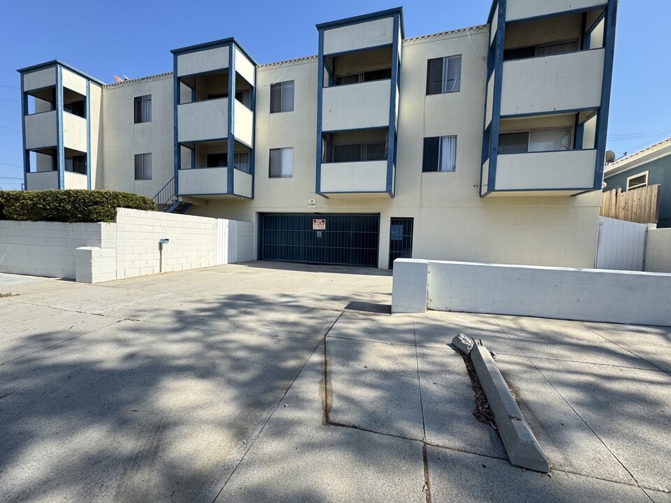 5858 S Pacific Coast Hwy, Unit 4 in Redondo Beach, CA - Building Photo