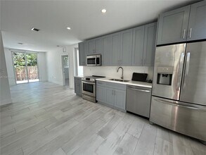3823 Thomas Ave in Miami, FL - Building Photo - Building Photo