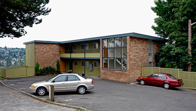 The Cliffside Apartments in Seattle, WA - Building Photo - Building Photo