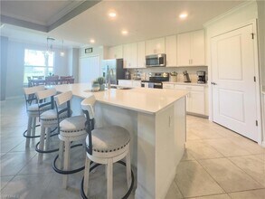 6082 National Blvd in Ave Maria, FL - Foto de edificio - Building Photo