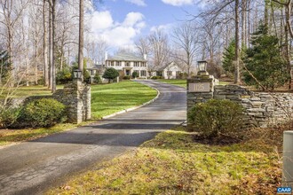 1125 Old Garth Rd in Charlottesville, VA - Building Photo - Building Photo