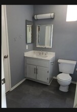 2560 Avenida Del Vista in Corona, CA - Foto de edificio - Building Photo