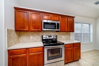 16727 Great Oaks Glen Dr in Houston, TX - Building Photo - Building Photo