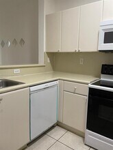 1666 SE 27th Ct in Homestead, FL - Building Photo - Building Photo