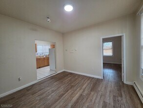 25 Girard Ave in East Orange, NJ - Building Photo - Building Photo