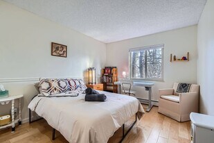 860 W Moorhead Cir, Unit 2F in Boulder, CO - Building Photo