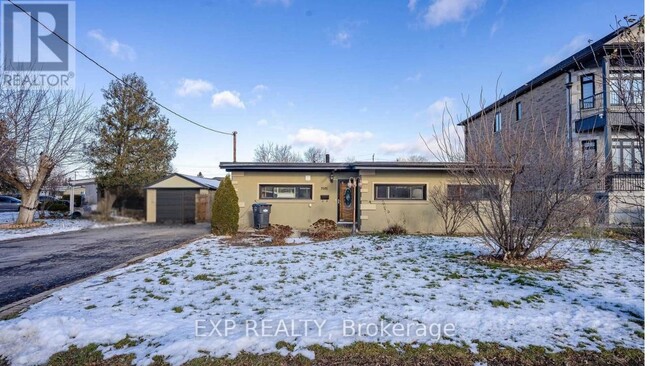 7501 Homeside Gardens in Mississauga, ON - Building Photo - Building Photo