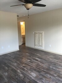 256 E Outer Rd photo'