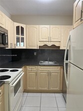 10900 SW 104th St, Unit 109 in Miami, FL - Building Photo - Building Photo