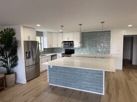 360 Wilma Cir in West Palm Beach, FL - Building Photo