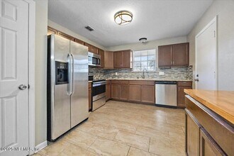 4124 Lane Ave S in Jacksonville, FL - Building Photo - Building Photo