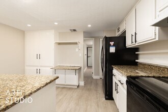 241 N Vine St in Salt Lake City, UT - Building Photo - Building Photo