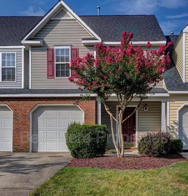 property at 2707 N Keswick Way