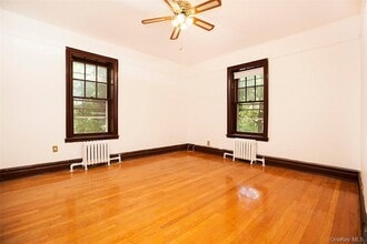 568 W 261st St in Bronx, NY - Building Photo - Building Photo