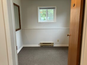 1225 England Ave in Courtenay, BC - Building Photo - Building Photo