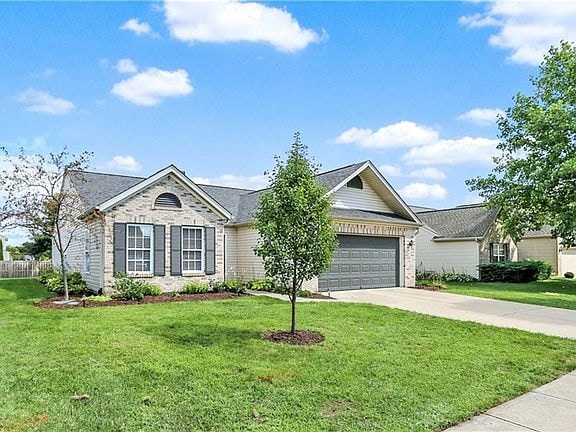 18808 Edwards Grove Dr in Noblesville, IN - Foto de edificio - Building Photo