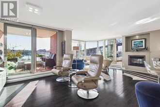 1675-1675 Hornby St in Vancouver, BC - Building Photo - Building Photo