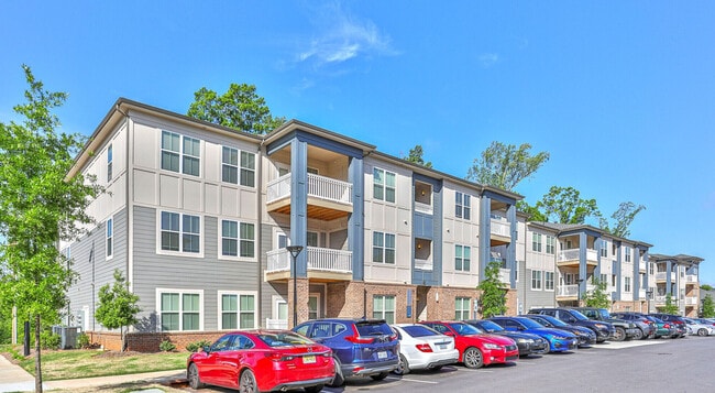 Avion Point in Charlotte, NC - Building Photo - Building Photo