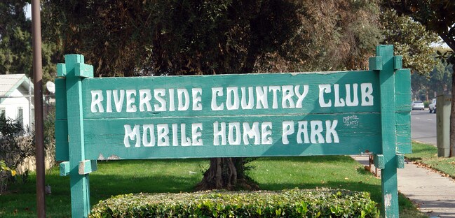 Riverside Country Club Mobile Estates in Riverside, CA - Building Photo - Building Photo