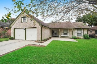 1219 Lynn Ln in Humble, TX - Building Photo