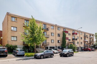 6040 Chevalier Rue in Montréal, QC - Building Photo
