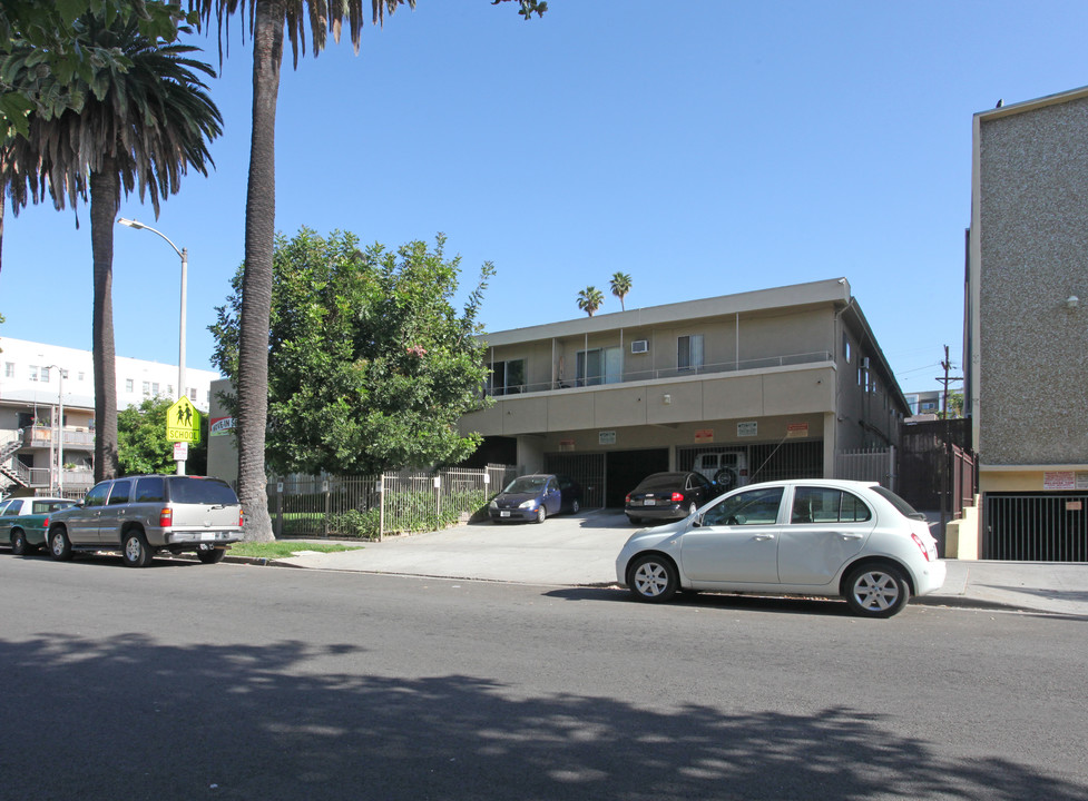 5555 Carlton Way in Los Angeles, CA - Foto de edificio