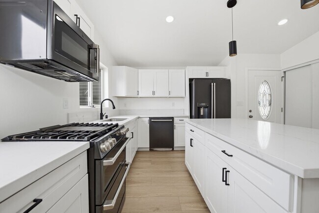 6411 Gary Ct in San Diego, CA - Building Photo - Building Photo