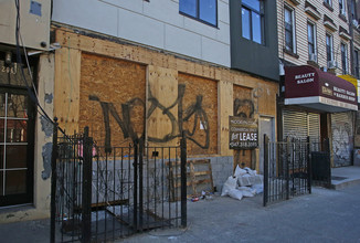 204 Irving Ave in Brooklyn, NY - Building Photo - Building Photo