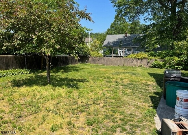 130 Raphael Rd in Totowa, NJ - Building Photo - Building Photo