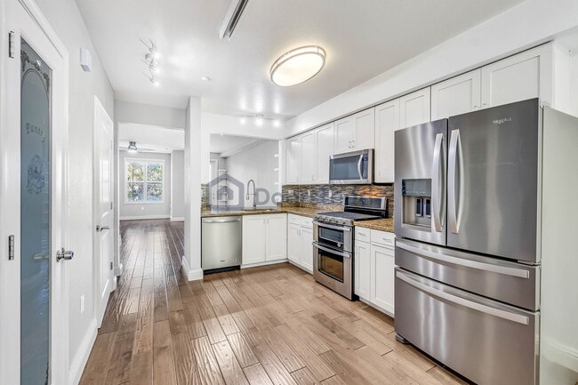 1561 Brunswig Ln in Emeryville, CA - Building Photo - Building Photo