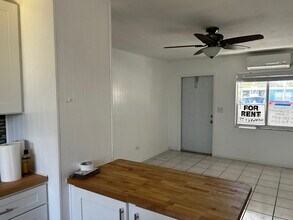 10822-10822 2 Ave in Marathon, FL - Foto de edificio - Building Photo
