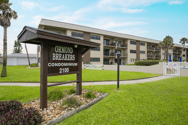 Ormond Breakers in Ormond Beach, FL - Building Photo - Building Photo