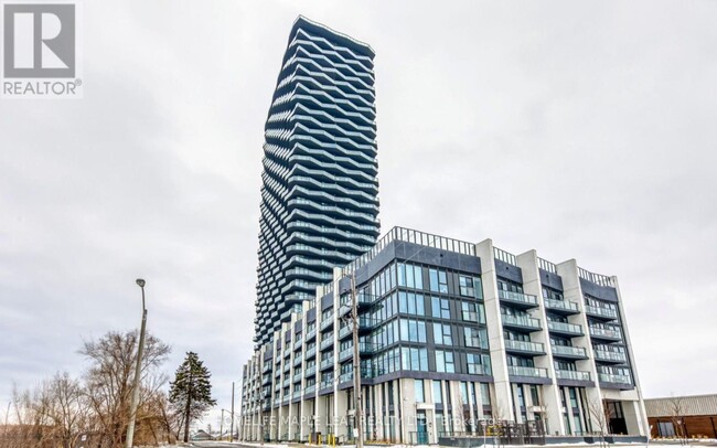 36-1036 Zorra St in Toronto, ON - Building Photo - Building Photo