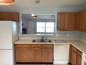 1127 Shaffer Trl in Oviedo, FL - Building Photo - Building Photo