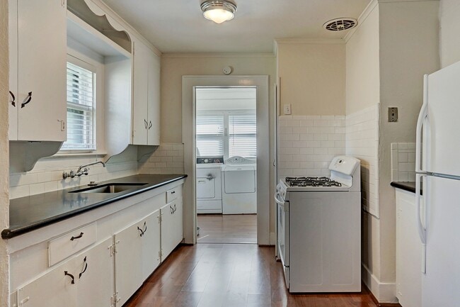 1926 W McKinney St in Houston, TX - Building Photo - Building Photo