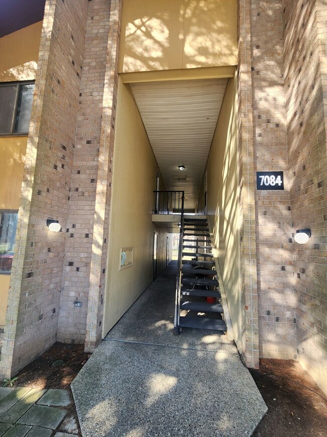 7084 Wildwood Cir in Louisville, KY - Building Photo - Building Photo