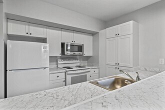 804 Claytor Sq in Blacksburg, VA - Building Photo - Building Photo