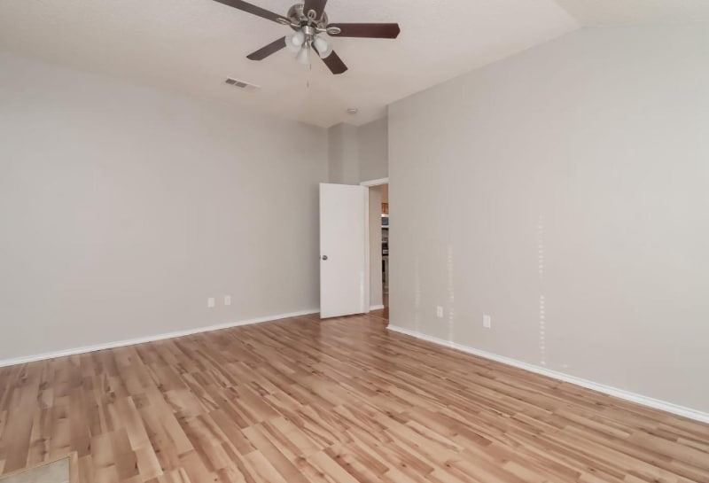 5004 12thTeam in Arlington, TX - Building Photo