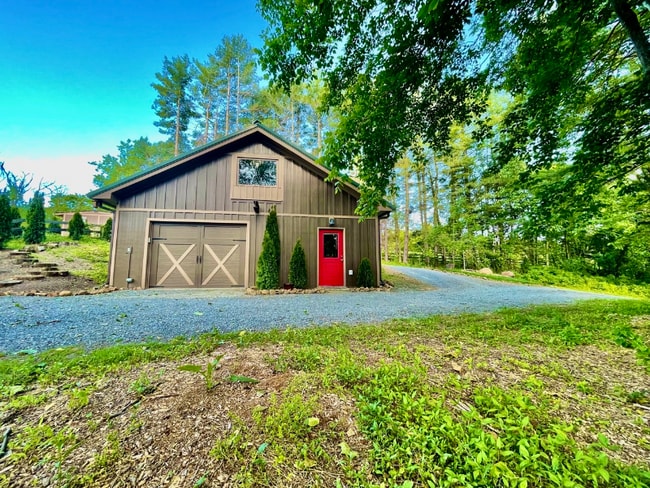 38360 Hughesville Rd in Hamilton, VA - Building Photo - Building Photo