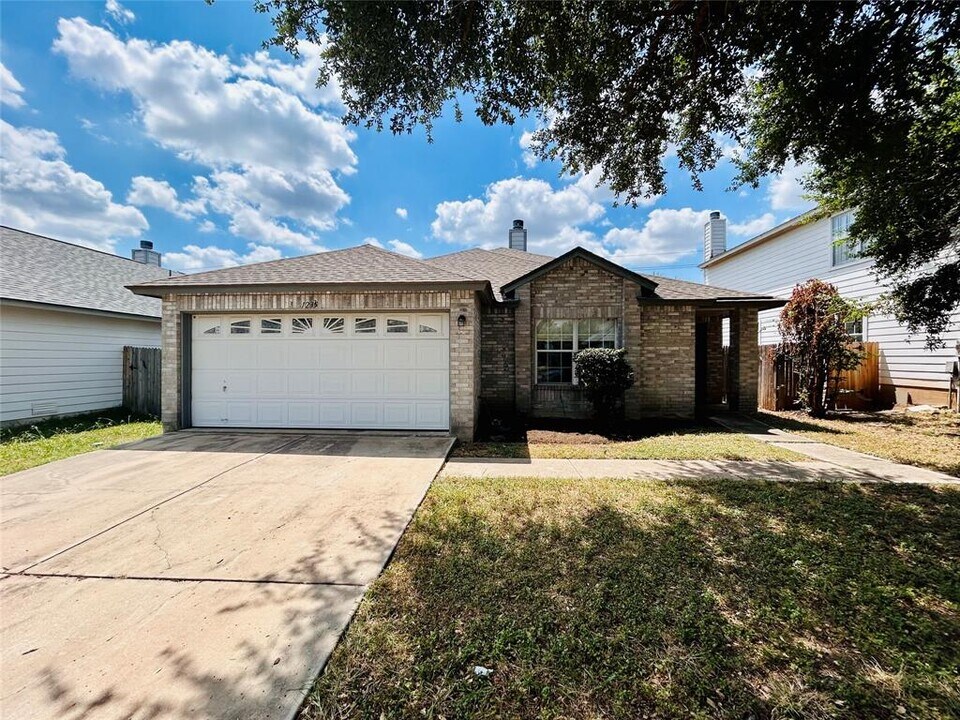 1235 Deerhound Pl in Round Rock, TX - Building Photo