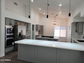 8449 W Rockwood Dr in Peoria, AZ - Foto de edificio - Building Photo