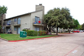 Waterside in Garland, TX - Building Photo - Building Photo