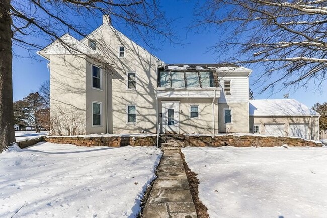 property at 1003 W Main St